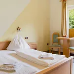 Gruener Heinrich - Bett&fruehstueck 3*