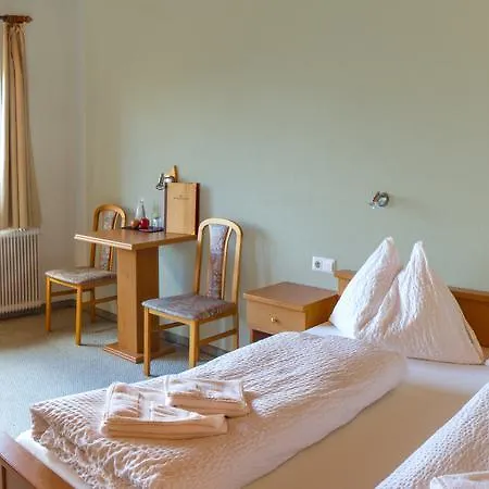 Bed & Breakfast Gruener Heinrich - Bett&fruehstueck