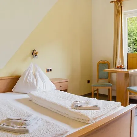 Gruener Heinrich - Bett&Fruehstueck 3*