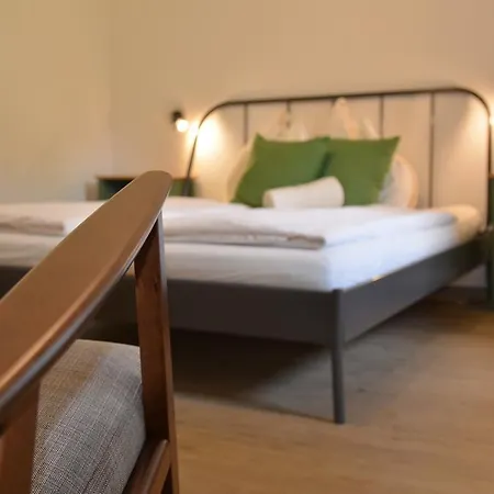 Bed & Breakfast Gruener Heinrich - Bett&fruehstueck