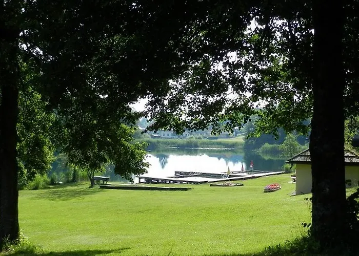 Bed & Breakfast Gruener Heinrich - Bett&Fruehstueck 3*