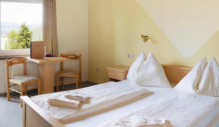 Bed & Breakfast Gruener Heinrich - Bett&Fruehstueck 3*